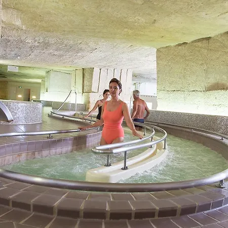 Gaia A 200 M Des Thermes بيت للعطل