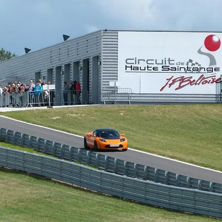 بيت للعطل Gaia A 200 M Des Thermes جونزاك